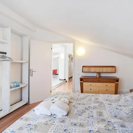 Attico Mansardato Pinamare Apartmán