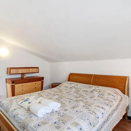 Attico Mansardato Pinamare Apartment *