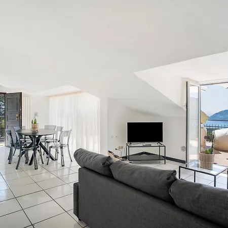 Attico Mansardato Pinamare Apartment